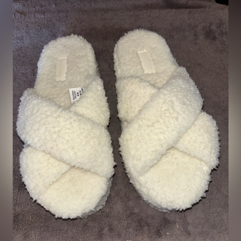 PINK Victoria’s Secret white platform slippers size M